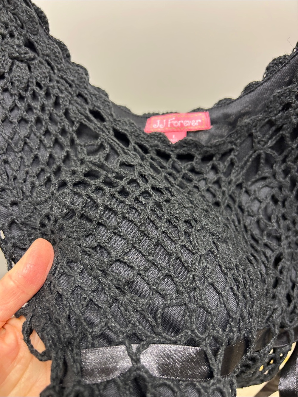 B. Smart Black Crochet Tank Top with Ribbon Waist image 4